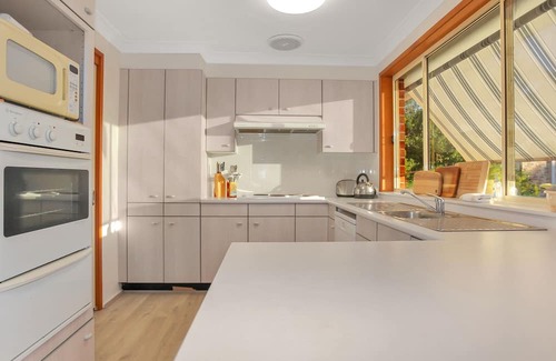 Winda Woopa House | Peaceful Dwelling: Hawks Nest Beach House - Your Ideal Family Retreat Just Steps from Jimmy's Beach!