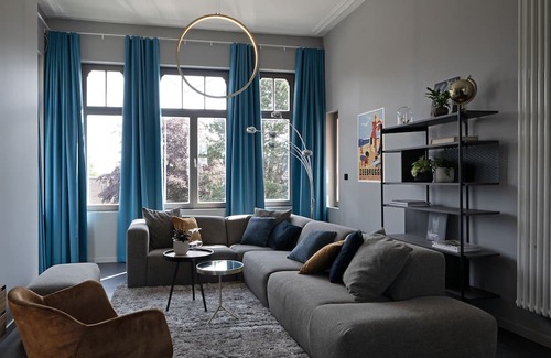 Sint-Pieters Villa | Stylish and fully equipped townhouse with large garden and swimming pond.