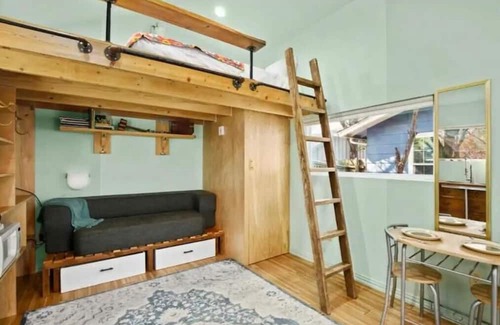 East Congress House | Cute St. Elmo Home-Modern Oasis