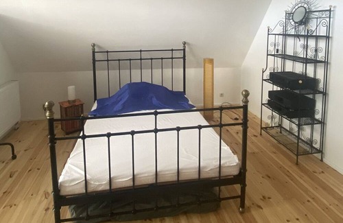 Oberndorf House | Reetdachkate am Deich auf Großem Grundstück
