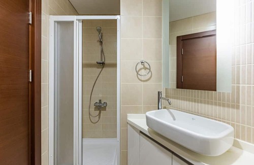 Atasehir Apartment | Charming Flat with Gorgeous City View in Atasehir