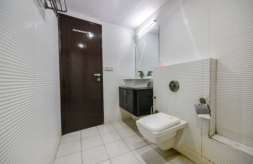 Patel Nagar Hotel | Fabhotel Swiss International