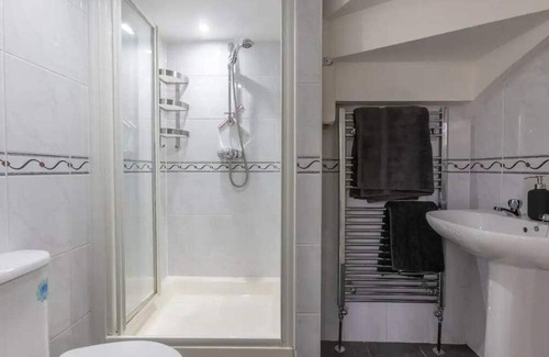Westleigh House | Middle Mews with Exclusive free Spa Facilities
