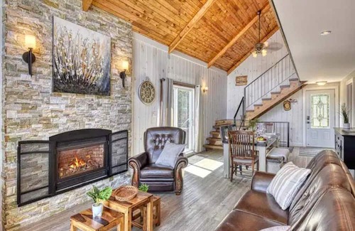 La Minerve Ski Chalet | Welcoming and Scenic Cottage on the Lake !