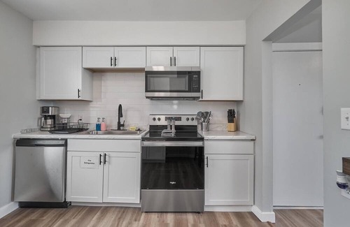 Cottage Line Apartment | *Waterview/Pool* Coastal Breeze Suite @ Salt & Sea