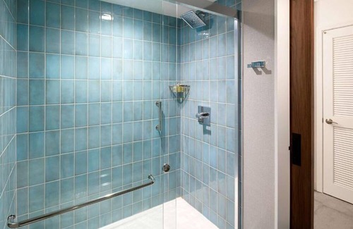 Fox Hills House | Urban Oasis! 4 Stylish Units, Pool! Short Drive to Playa Del Rey Beach!