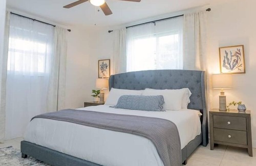 West Park Apartment | 4 Bedroom 757318 by Houzlet