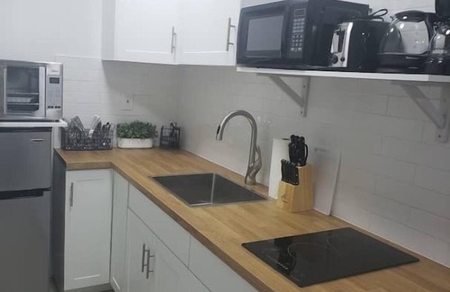 Parkside Apartment | 2 Bedroom 739149 by Houzlet