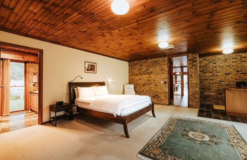 Howqua House | Jade Hill - Howqua - Sleeps 10
