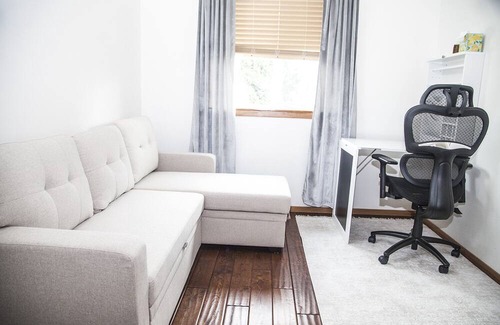 Olympia House | Comfy Retreat Near Shopping/Dining/Parks