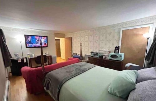 Westfield Apartment | Guest Suite: 1bd/1ba/Kitchenette/100% Private