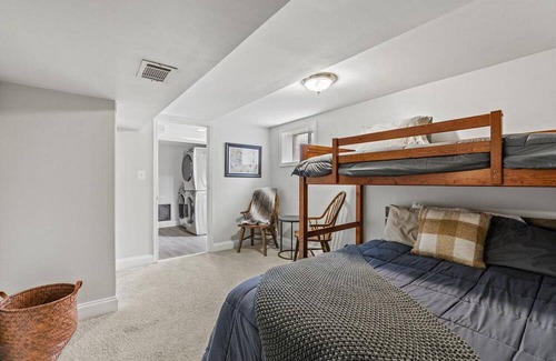 Seminary Hill House | The Latham Cape Cod of Alexandria:15min to OldTown