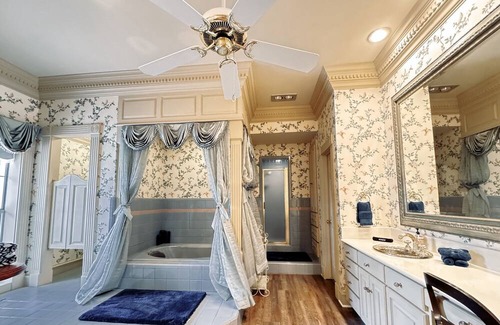 Canton House | This house is a 5 bedroom(s), 5.5 bathrooms, located in Canton, TX.