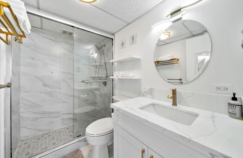McCully - Moiliili Apartment | Waikiki Beach Golden Holiday
