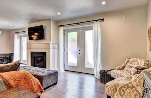 Fairmont Apartment | Luxury Campus Suite 3 Bed 2 Bath