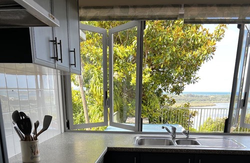 Haruru House | Sea views, 3 minutes drive to Paihia, 3 bed home