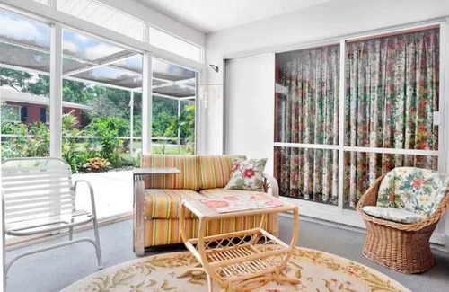 Vero Beach South House | Cozy cottage for longer stays!