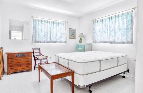 Vero Beach South House | Cozy cottage for longer stays!