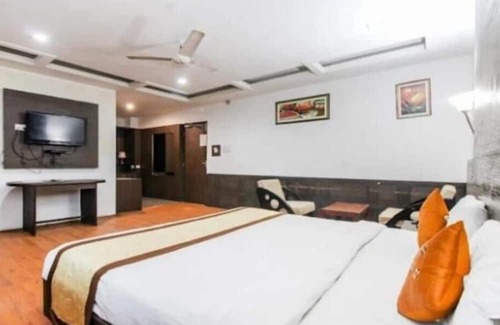 Pithoragarh House | Hotel Monal Deluxe Room #2