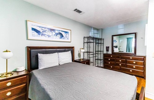 Panama City House | Stylish, comfortable, great walk score!