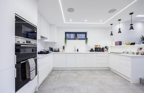 Gerrards Cross House | Lux Smart Home | New Build | Parking | Families