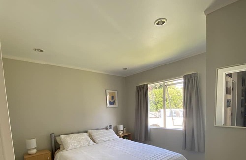 Waimarama House | Soak up the sun and enjoy the beach, this family beachhouse is ready for you!
