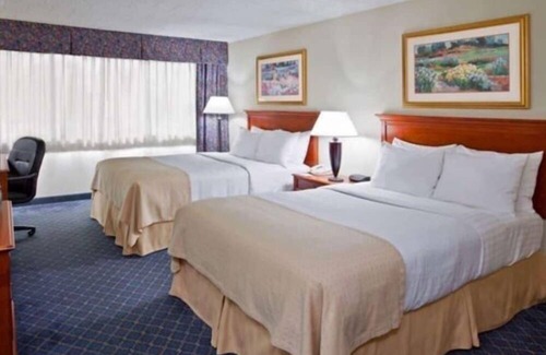 Uniontown Hotel | Ramada by Wyndham Uniontown