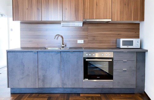 Meidling Apartment | Penthouse Wien + Balkon