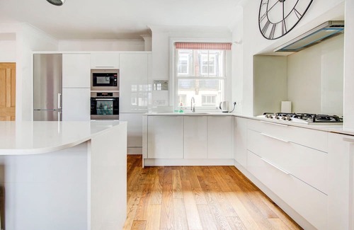 Thamesfield Apartment | GuestReady - Putney Living near Embankment