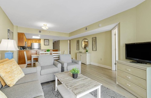 Myrtle Beach Condo | Breathtaking Oceanfront Suite at Grand Cayman
