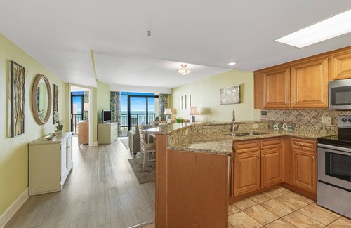 Myrtle Beach Condo | Breathtaking Oceanfront Suite at Grand Cayman