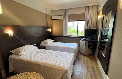 Republica Hotel | Stylish Executive Twin Room in São Paulo Centro w/Gym, Parking + Restaurant