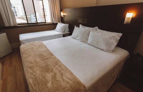 Republica Hotel | Modern Triplo Casal Stay with Sleek Design Close to São Paulo Attractions