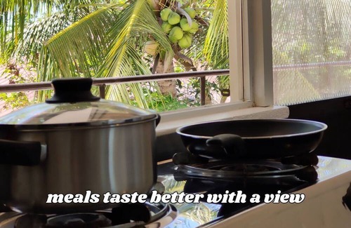 Manoc-Manoc Apartment | 2-min walk to the beach: 1-Bedroom Apartment + Private Kitchen & Balcony w/View