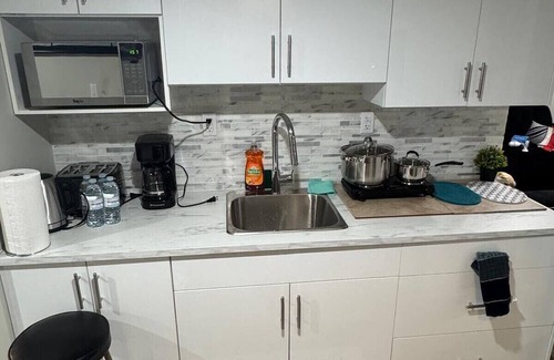 Transcona House | Cozy 3-Bedroom Basement Suite with Private Entrance