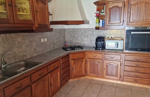 Centre Ville House | House and studio with jacuzzi and private pool