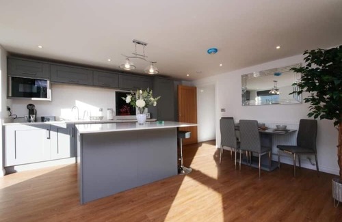 York Apartment | Comfortable 2-Bedroom Apartment Close to York Minster & Local Eats