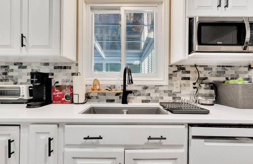 Trent Hills House | R&R Heaven See fall colorsnSunroom n Hottub