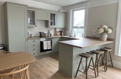 Donaghadee Apartment | Charming Coastal Stay – Donaghadee Town Centre