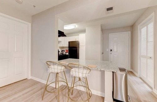 Pleasant Valley Apartment | Spacious/Modern 4Bd/4Ba