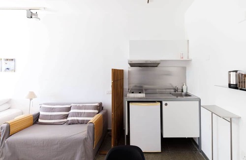 Pentakomo Apartment | Eupnea | Studio Apartment, Art by PraXis Apartments