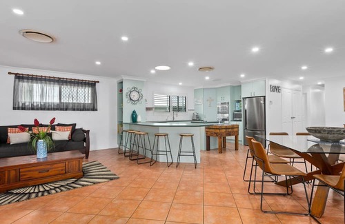 Rainbow Beach House | 6 Cypress Avenue - Rainbow Beach