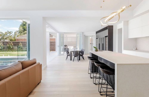 Hyde Park House | The Estate - Luxury Pool Escape, Sleeps 10