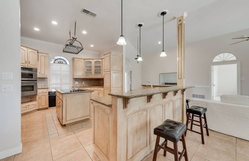 Fort Worth House | Come Take a Splash at Updated Beautiful Home!
