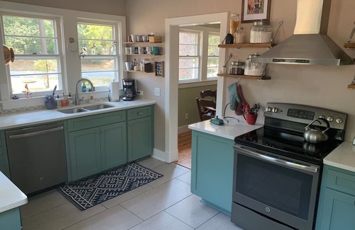 Opelika House | Cozy home on a quiet street