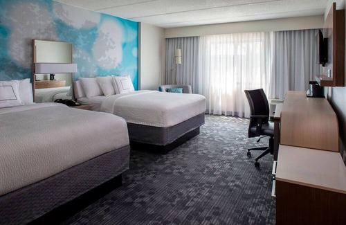 Norcross Hotel | 4 Relaxing Queen Units w/Pool, Free Parking, Pets Allowed!