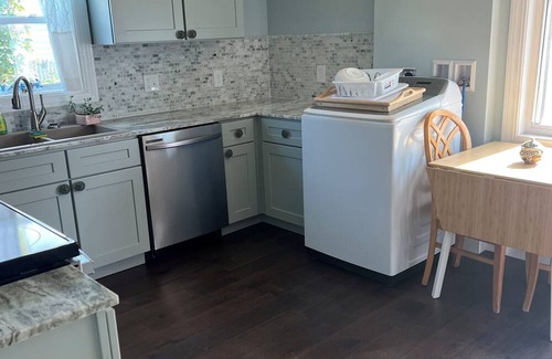 Fairhaven Cottage | Charming ocean view cottage with AC in Fairhaven - 2 bedrooms available