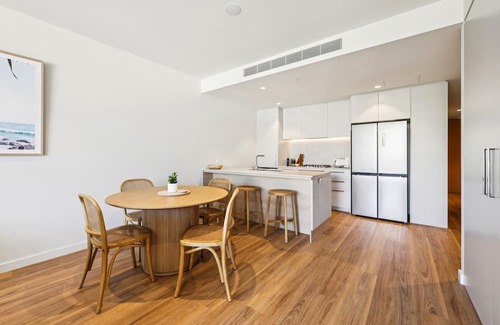 Coolangatta Apartment | Beachfront 1-Bed Flat with Pool & Gym Access