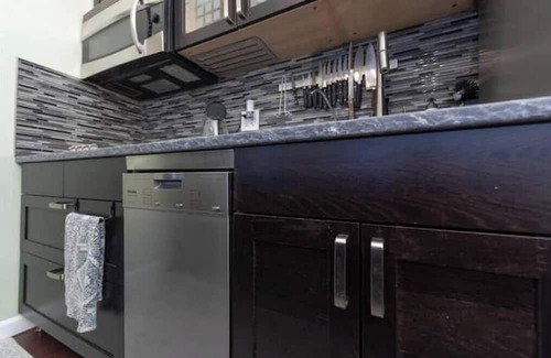 Sea Gate Apartment | Private entrance studio with bathroom