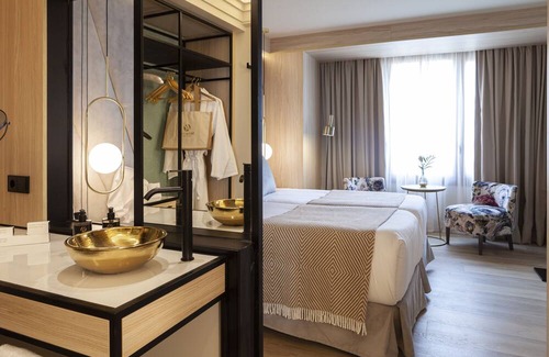 Sant Nicolau Hotel | Downtown and Stylish Accommodation Close to Royal Palace of La Almudaina!
